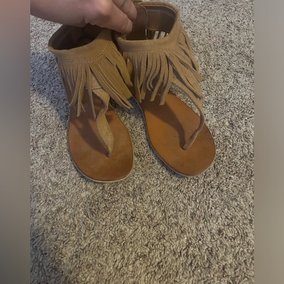 Women’s Size 7 Tan/San Fringe Sandals - Picture 1 of 4